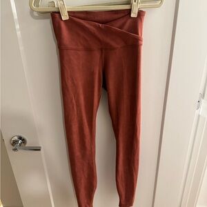 Rust High-Waisted v shaped Leggings Lulu Lemon align leggings